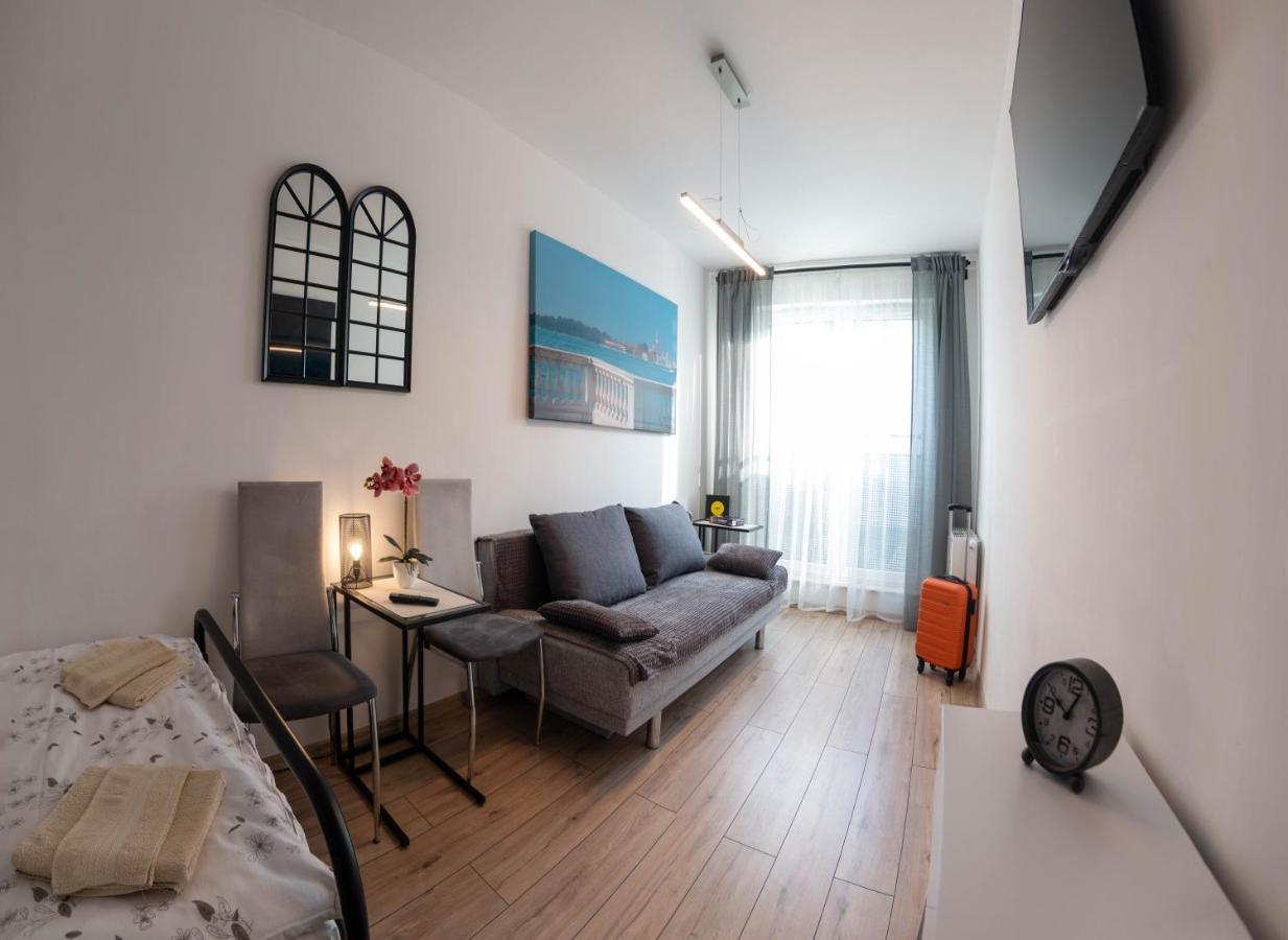 Apartament Loftowy Wypoczynek Goldair Познан Екстериор снимка