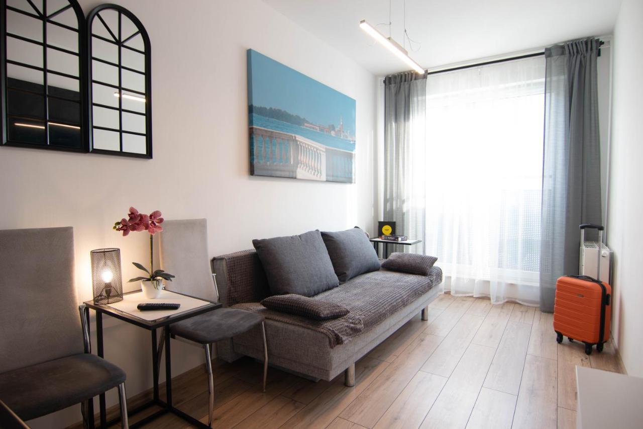 Apartament Loftowy Wypoczynek Goldair Познан Екстериор снимка