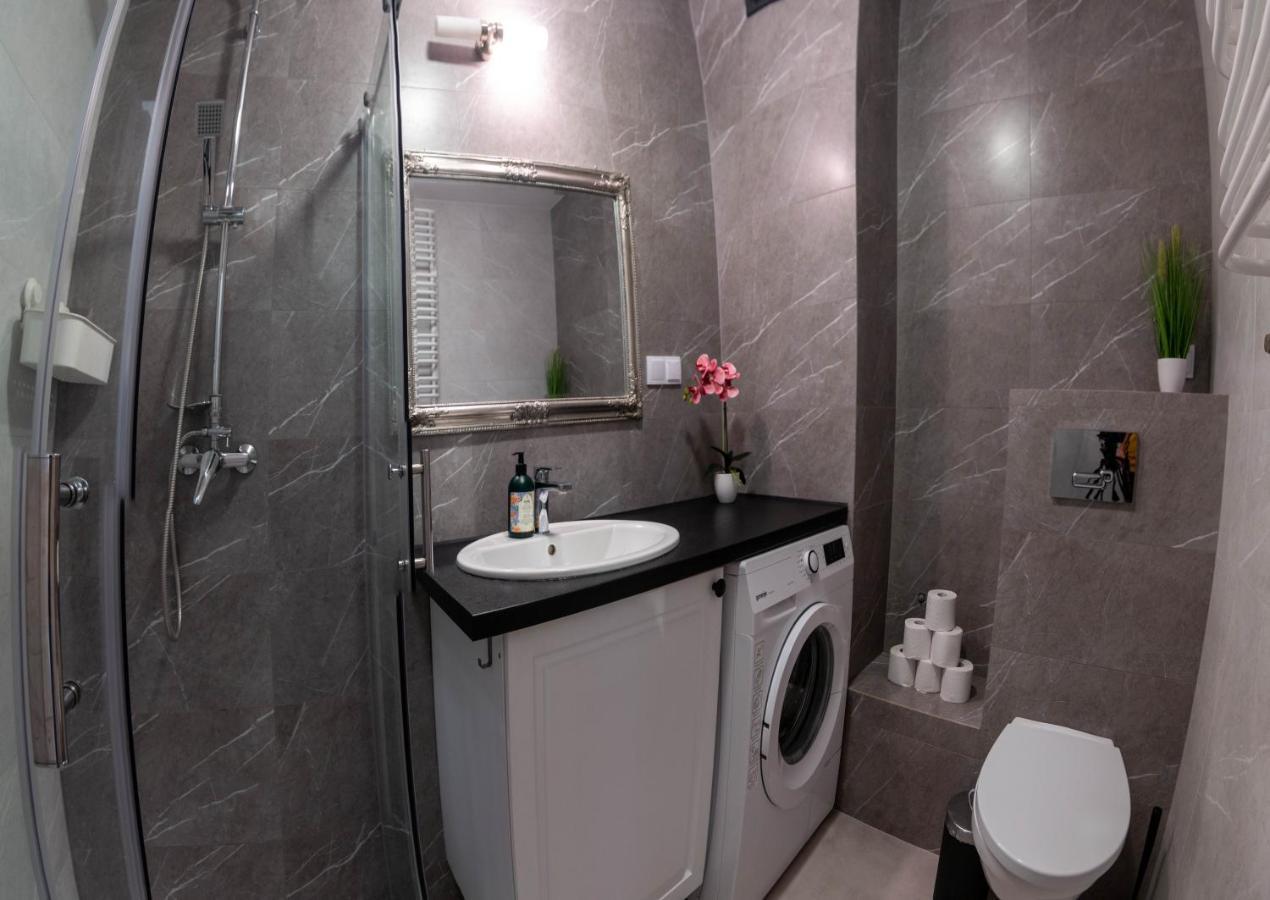 Apartament Loftowy Wypoczynek Goldair Познан Екстериор снимка